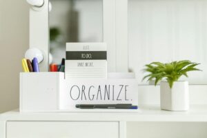 Consejos prácticos para organizar mejor tu espacio de trabajo en casa
